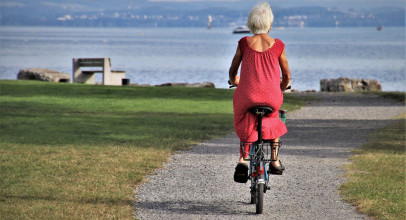 Des loisirs prévus pour les seniors et pour rompre la solitude