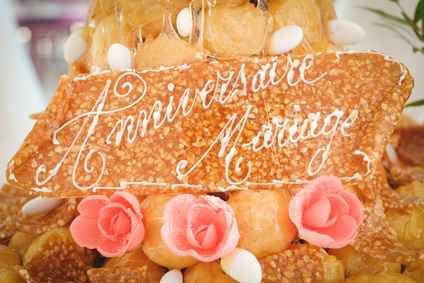 Gâteau pour anniversaire de mariage et noces d'or