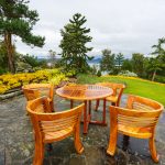 Salon de jardin de luxe sous la pluie