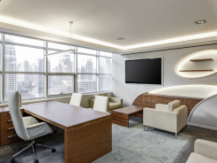 Les seniors peuvent aussi acheter un bureau pratique et fonctionnel