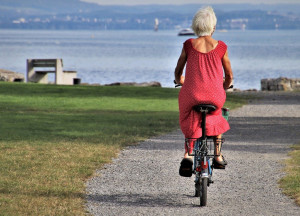 Des loisirs prévus pour les seniors et pour rompre la solitude