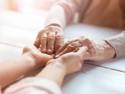 40 % des seniors souscrivent une assurance obsèques